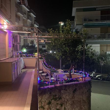 Treehouse Sorrento Apartment Buitenkant foto