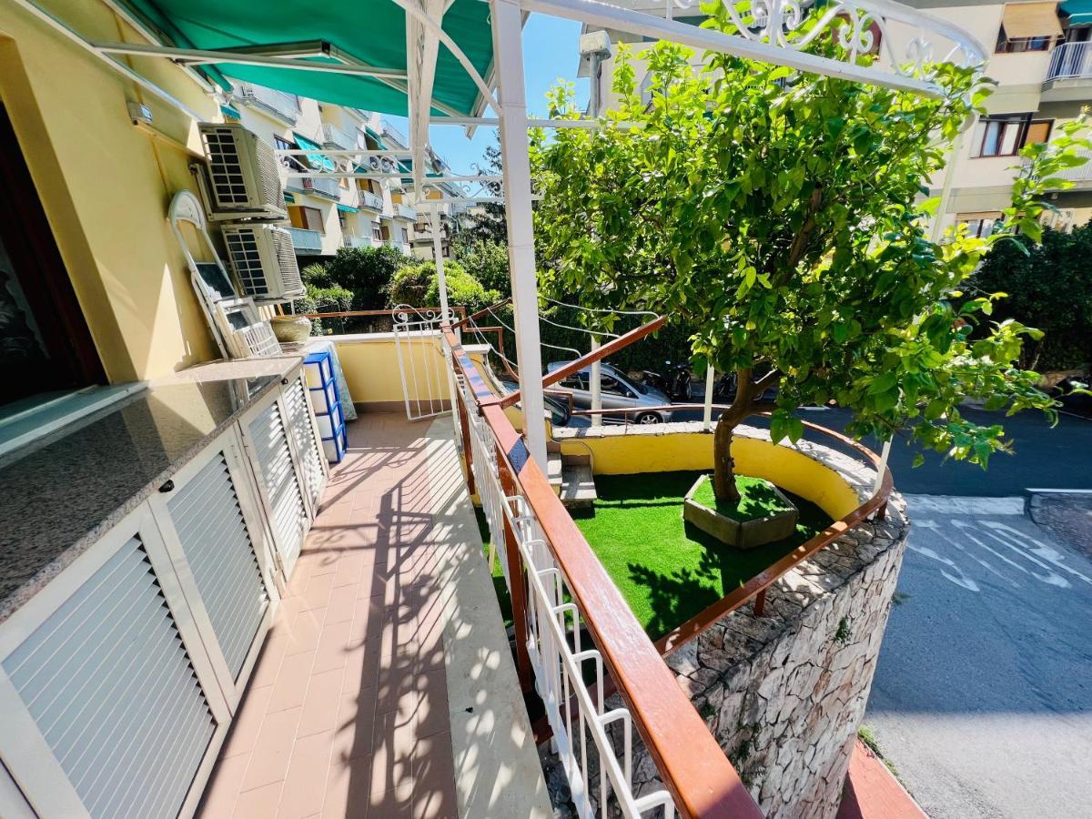 Treehouse Sorrento Apartment Buitenkant foto