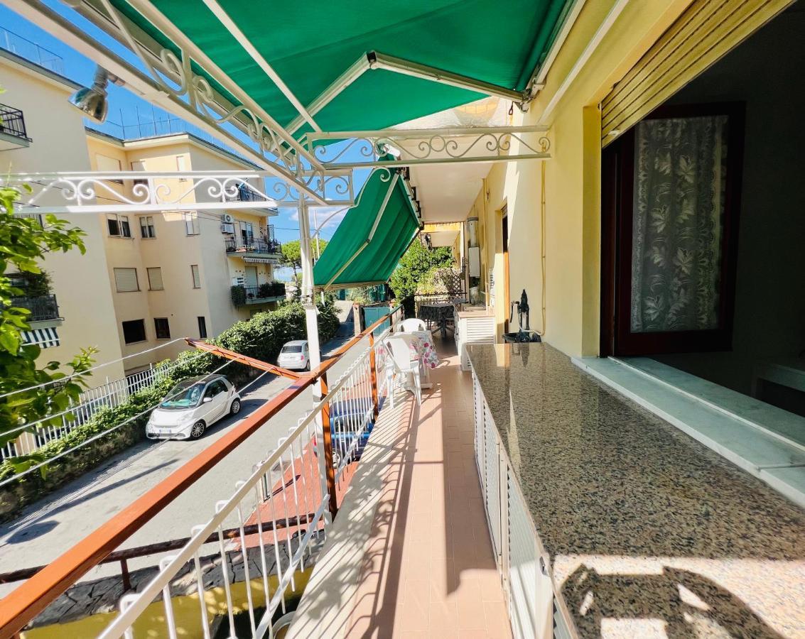 Treehouse Sorrento Apartment Buitenkant foto